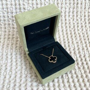 Authentic Vintage Alhambra pendant in 18K yellow gold with black onyx.